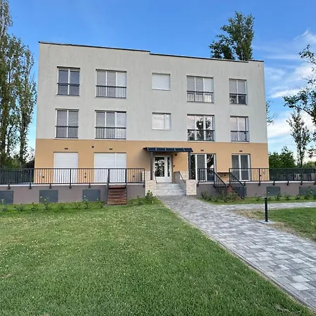 Violett Lägenhet Balatonberény